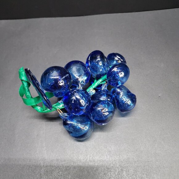 Vintage Handblown Art Glass Grapes Berries Cluster Cobalt Blue with Leaf - Picture 3 of 6
